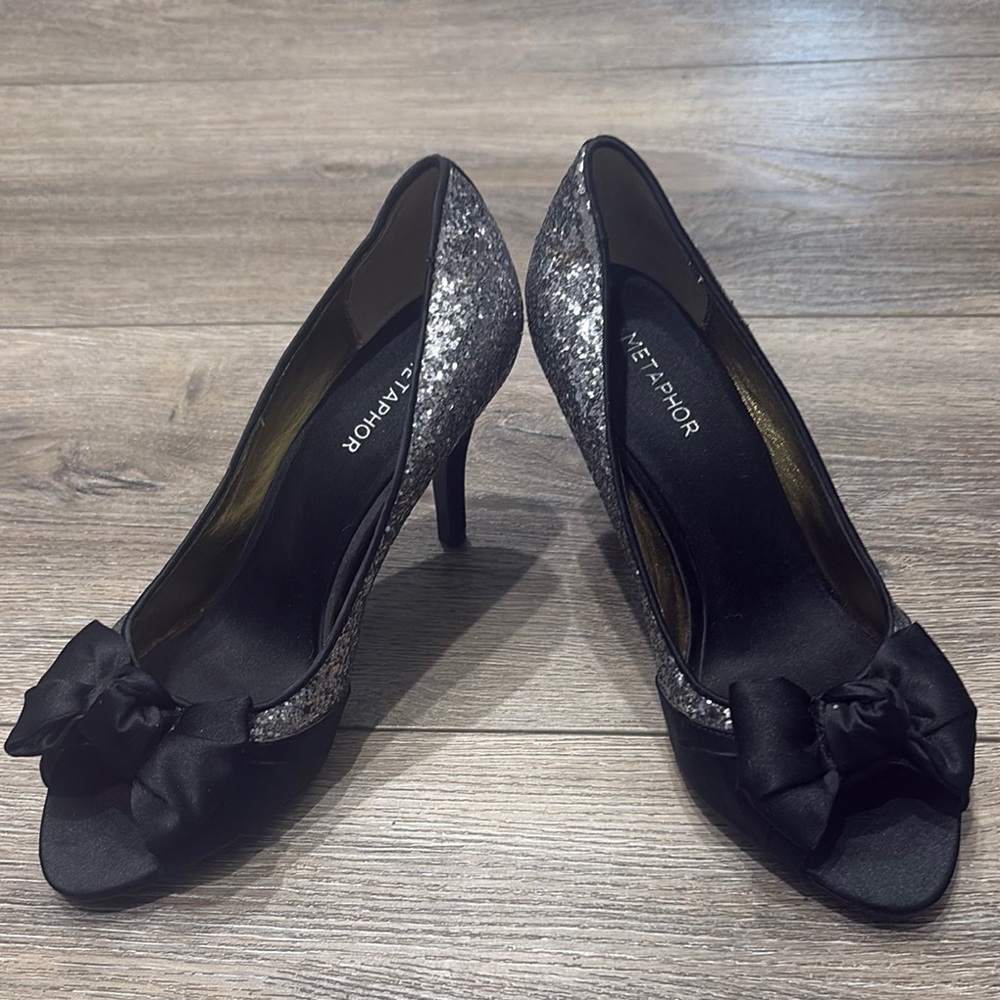 Women's Black and‎ Silver Glitter Heels. Size 8 1/2.